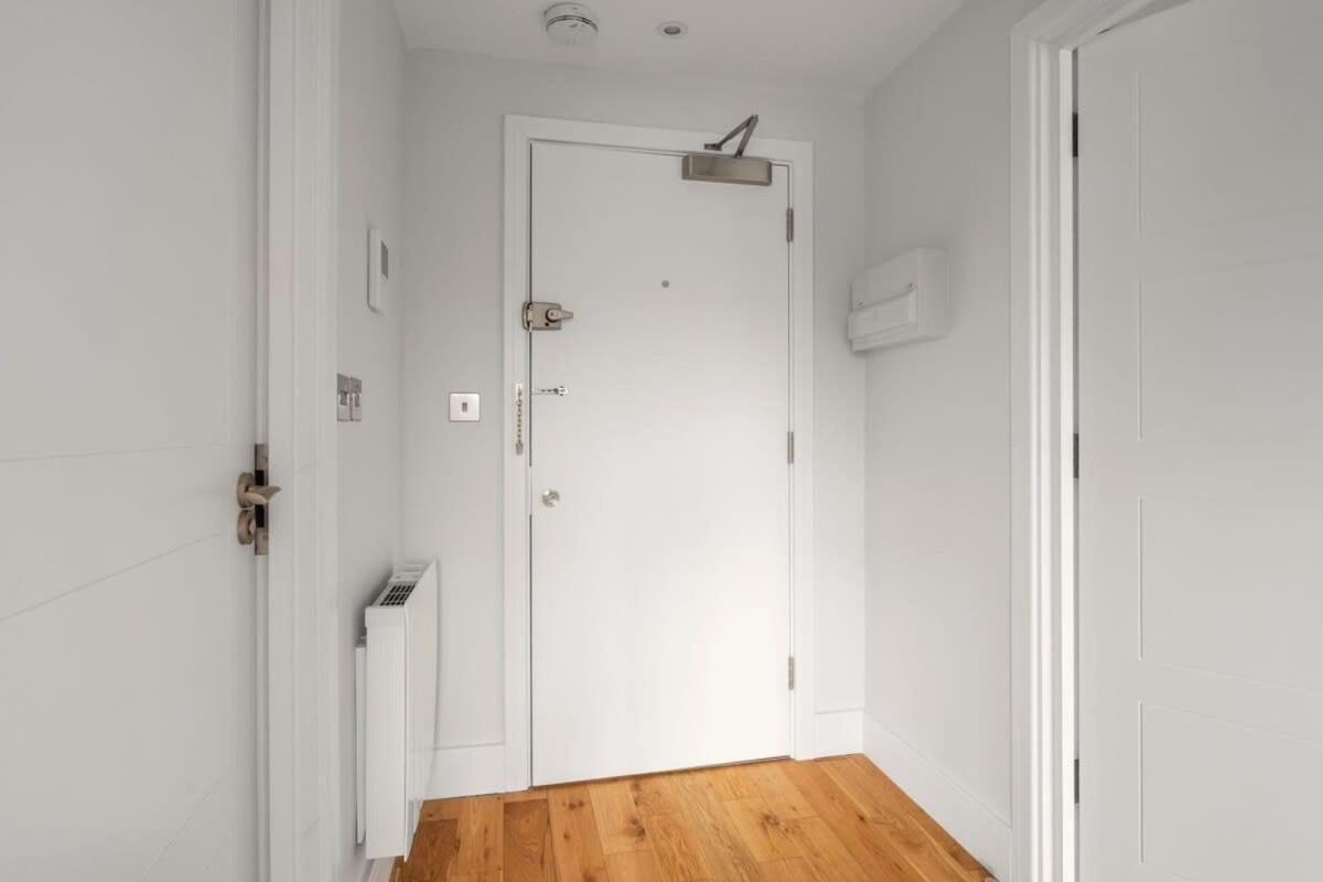 Lovely 1 Bedroom Apartment In The Heart Of Eastleigh Eksteriør bilde